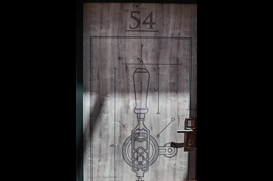 Porte d'entrée de chambre avec un outil en dessin