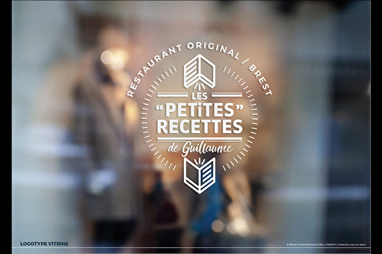 Image du verre en dépoli avec le logo "Les Petit Recettes" gravé à Brest